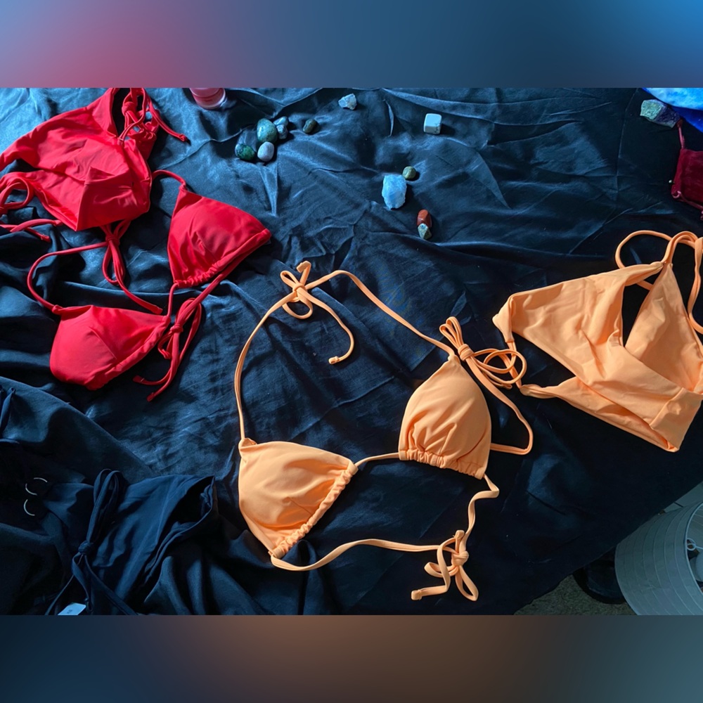 Triangle Bikini Tops with matching low-rise bottoms❤️🧡